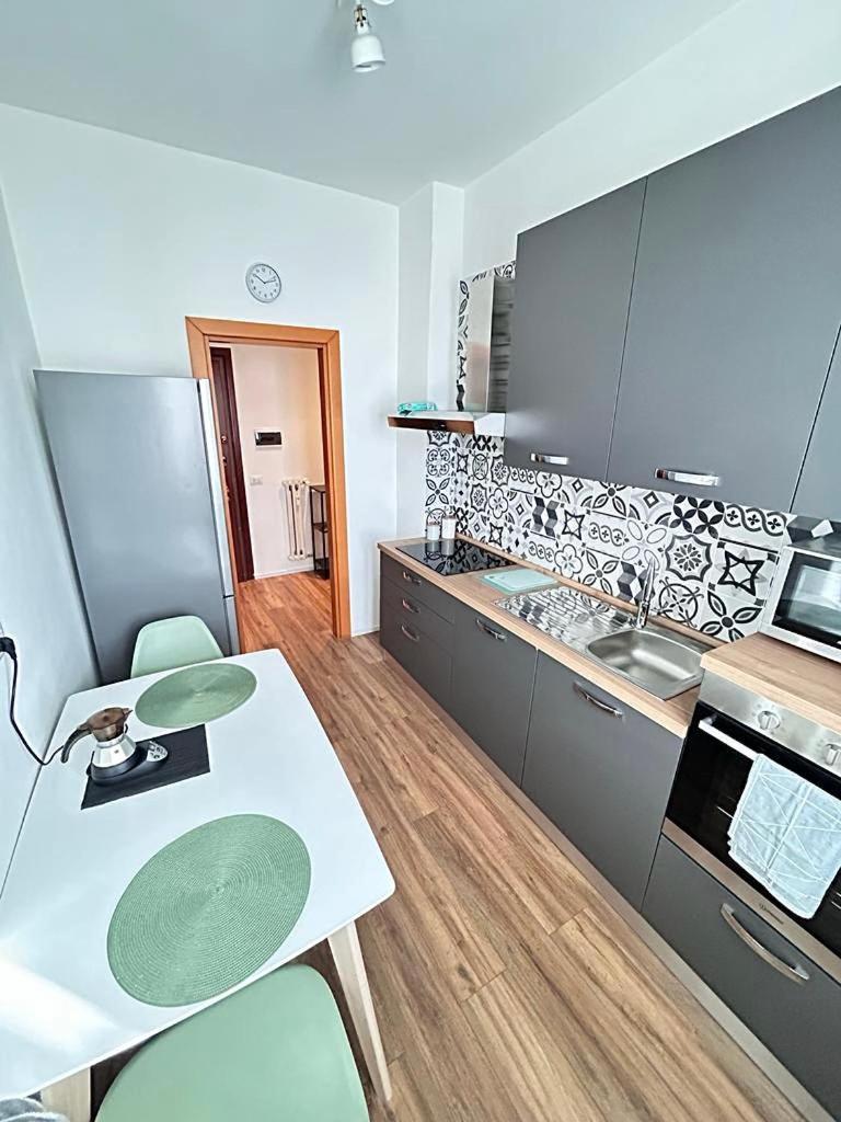 Soleo Guesthouse Monza Ngoại thất bức ảnh